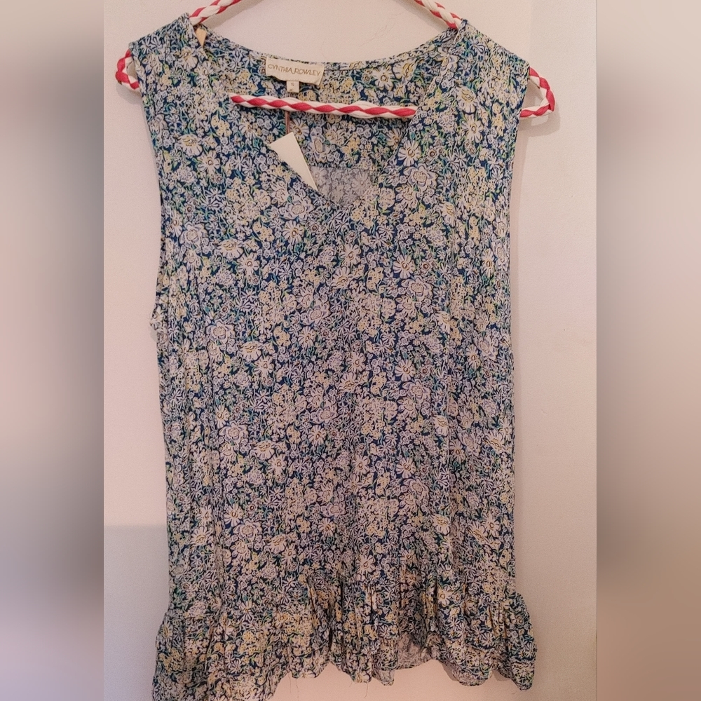 Cynthia Rowley. Flower top SZ.S NWT